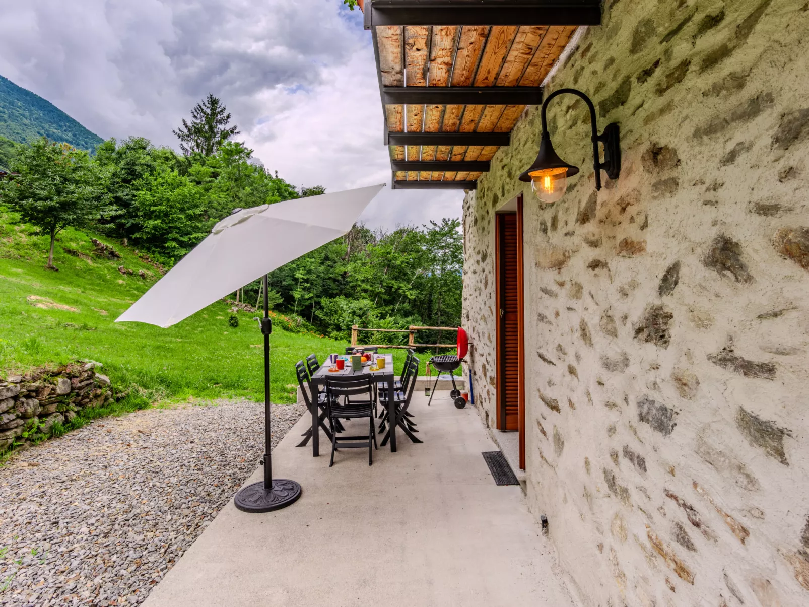 La Quiete Mountain Home-Outside