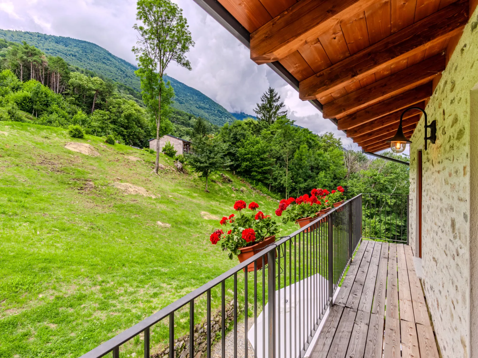 La Quiete Mountain Home-Outside