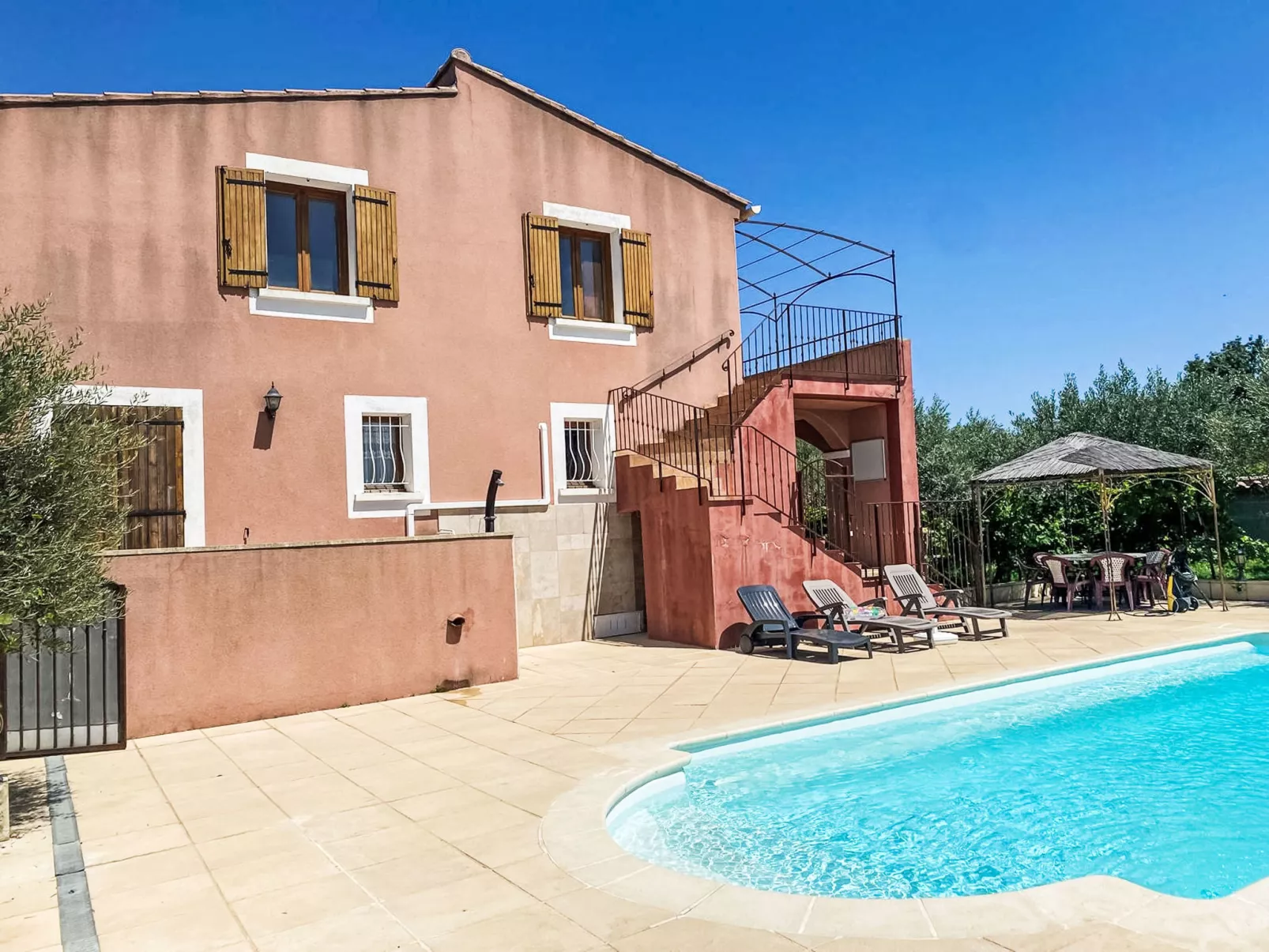 Villa Rose-Outside