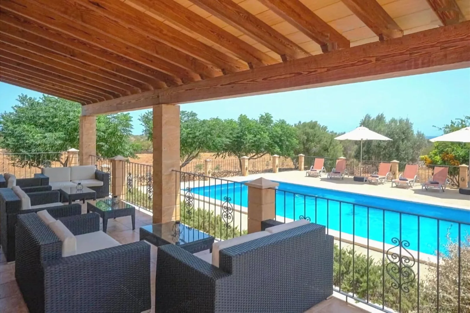 Can Pedro-Terrace balcony