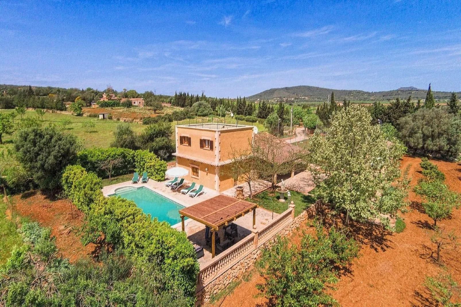 Cova-Exterior summer
