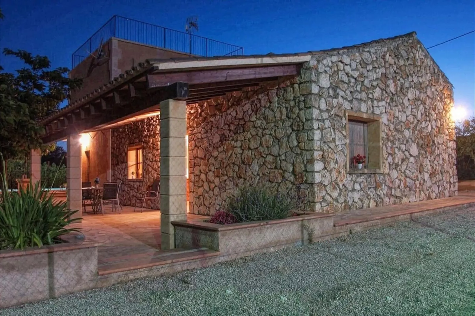 Cova-Exterior summer