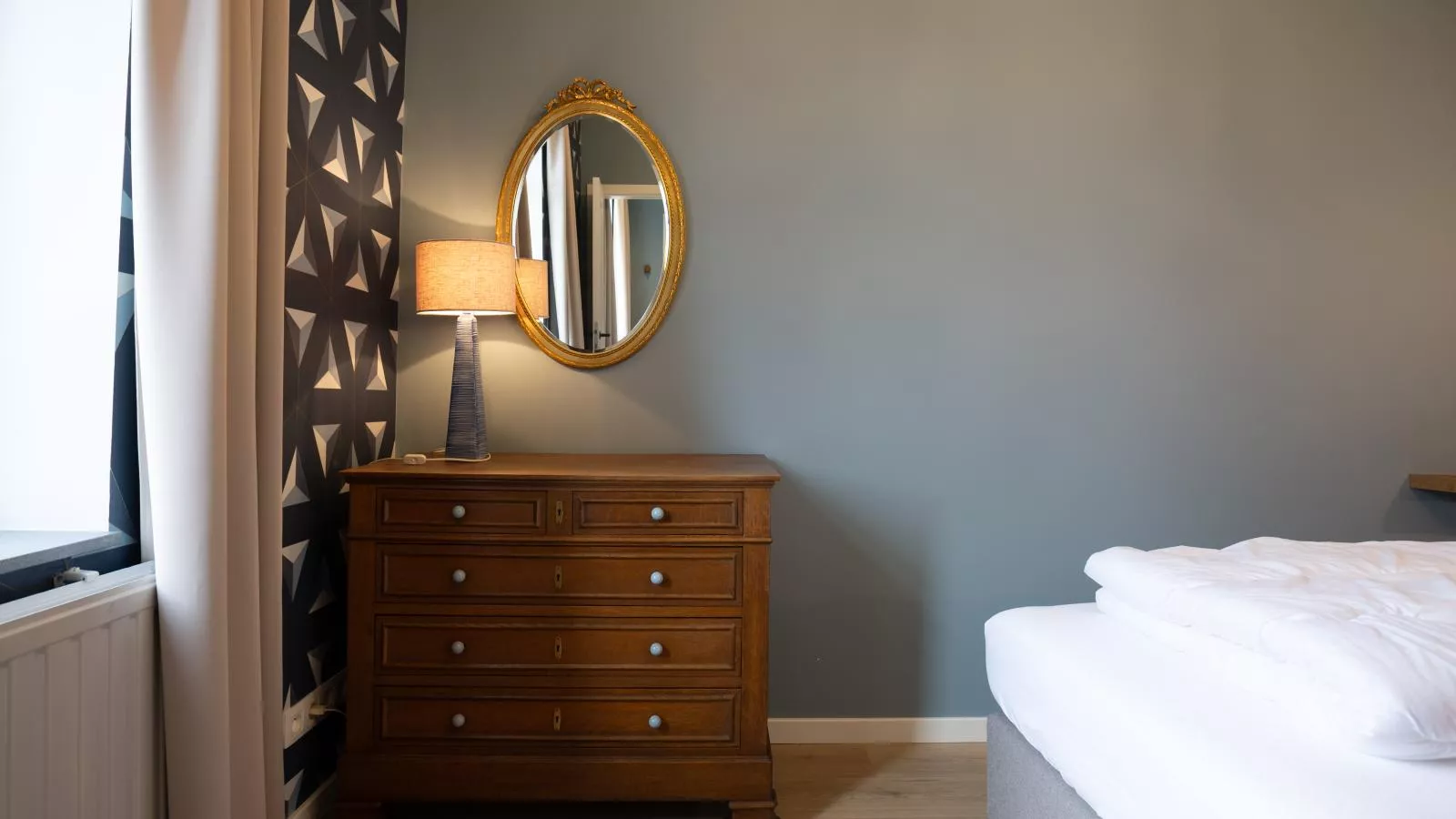 T Bakhuys-Bedroom