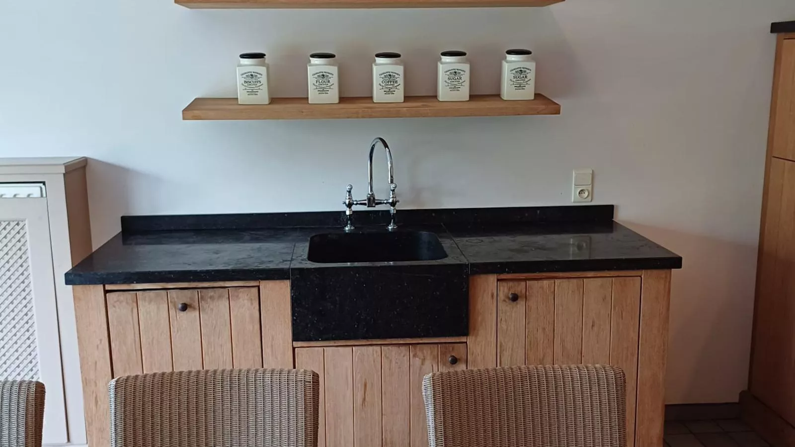 Villa Deluxe-Kitchen