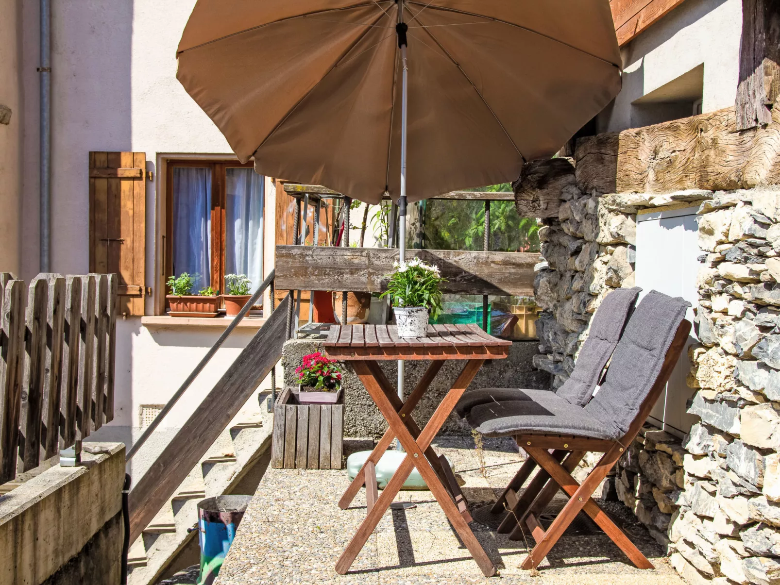 Le Raccard-Outside