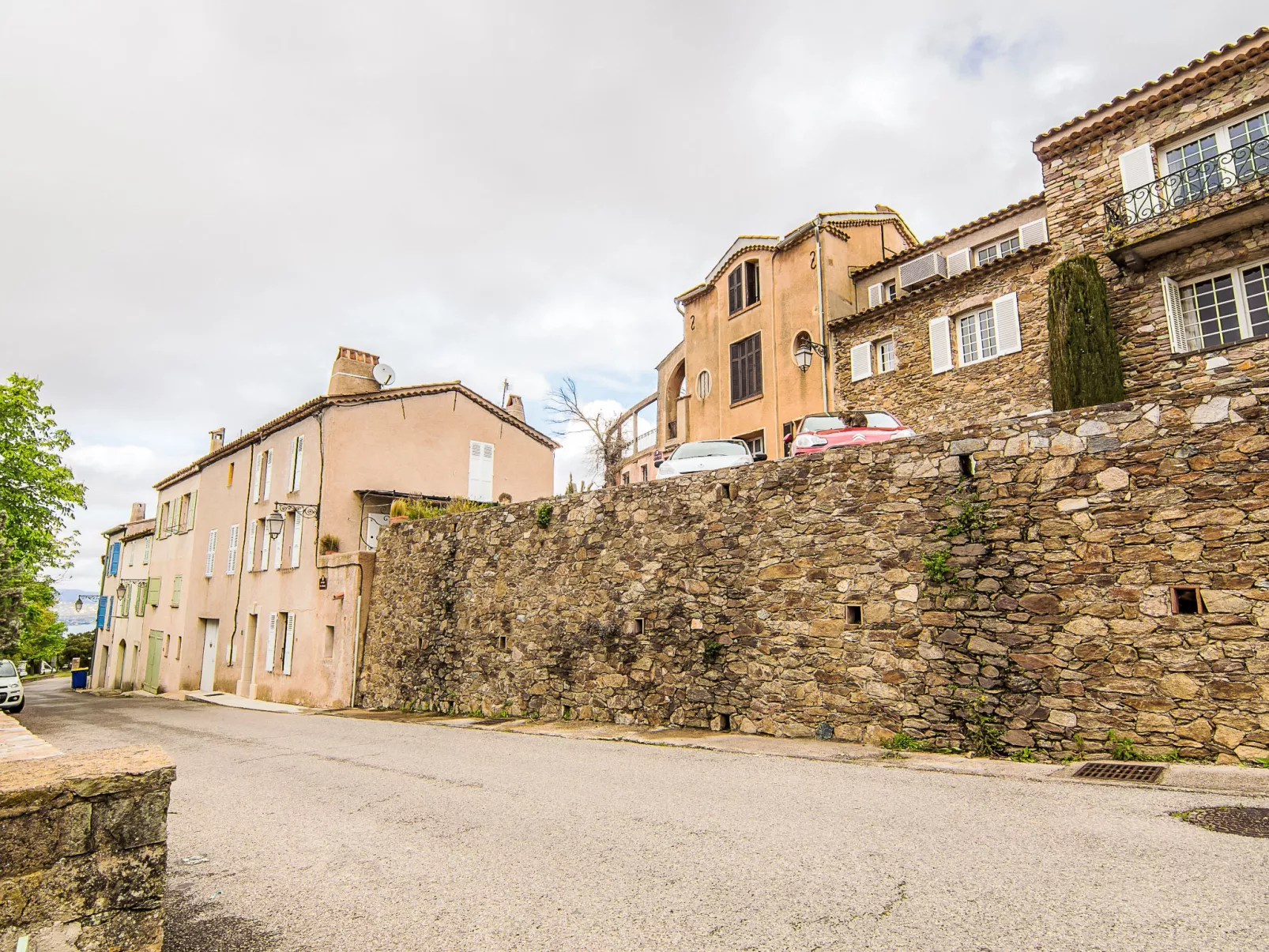 Gassin Village-Outside