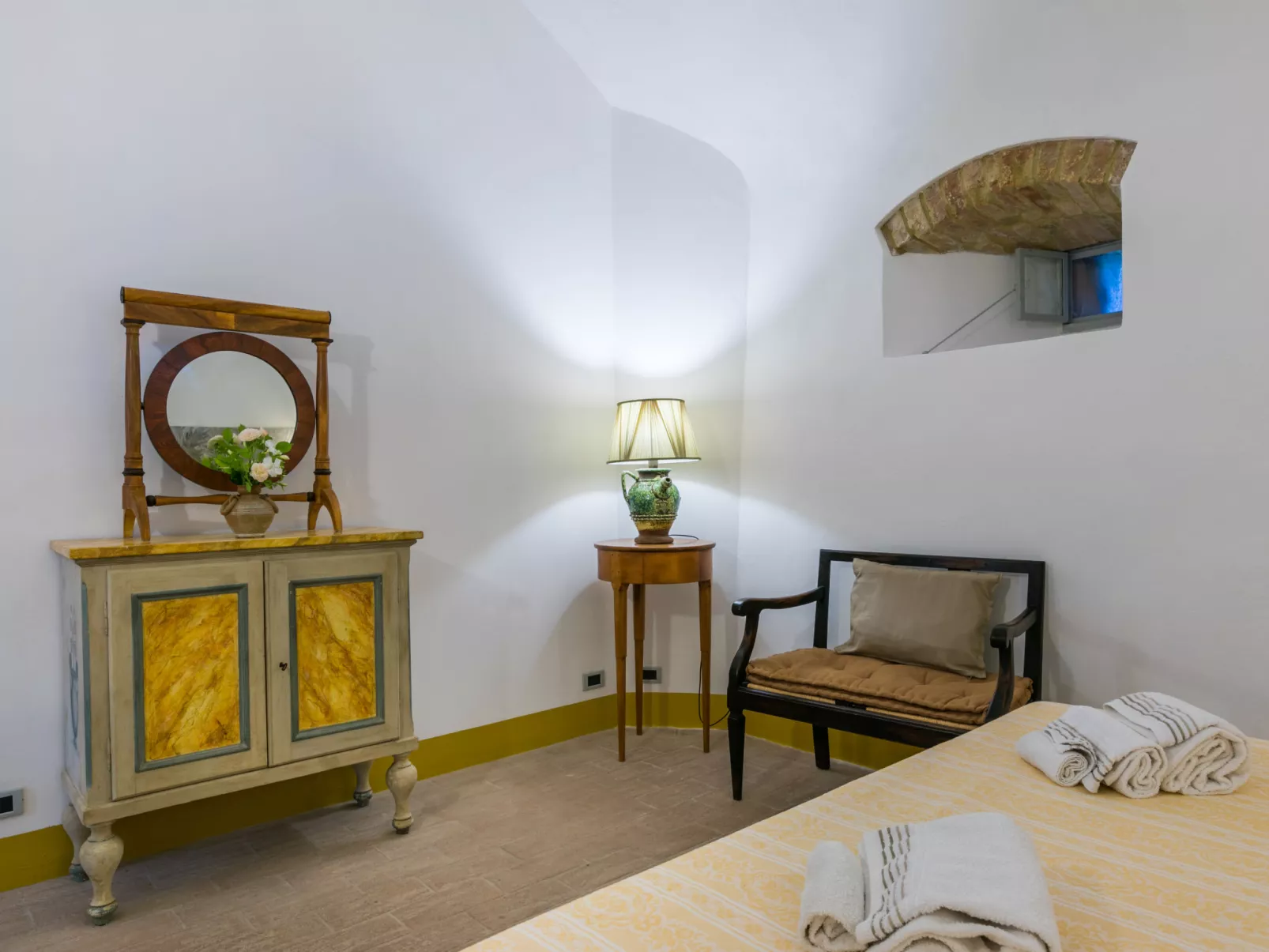 La Torre-Inside