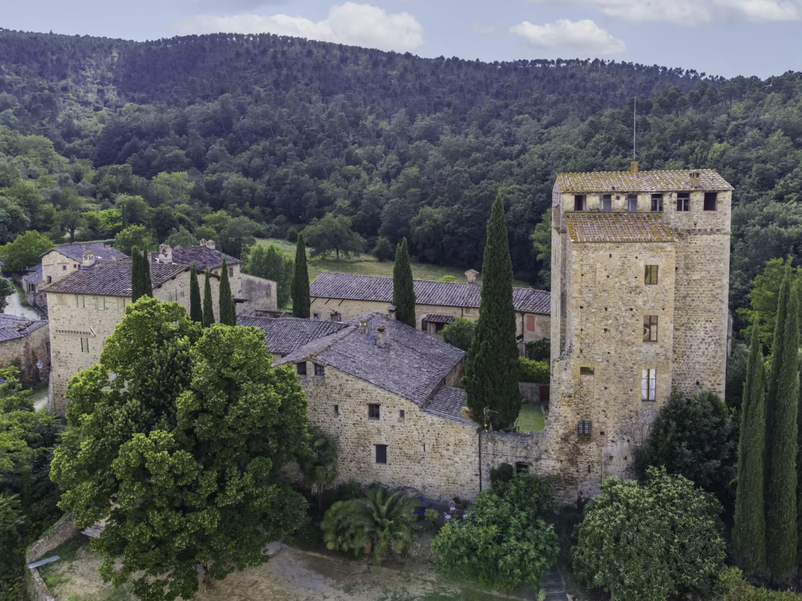 La Torre-Outside