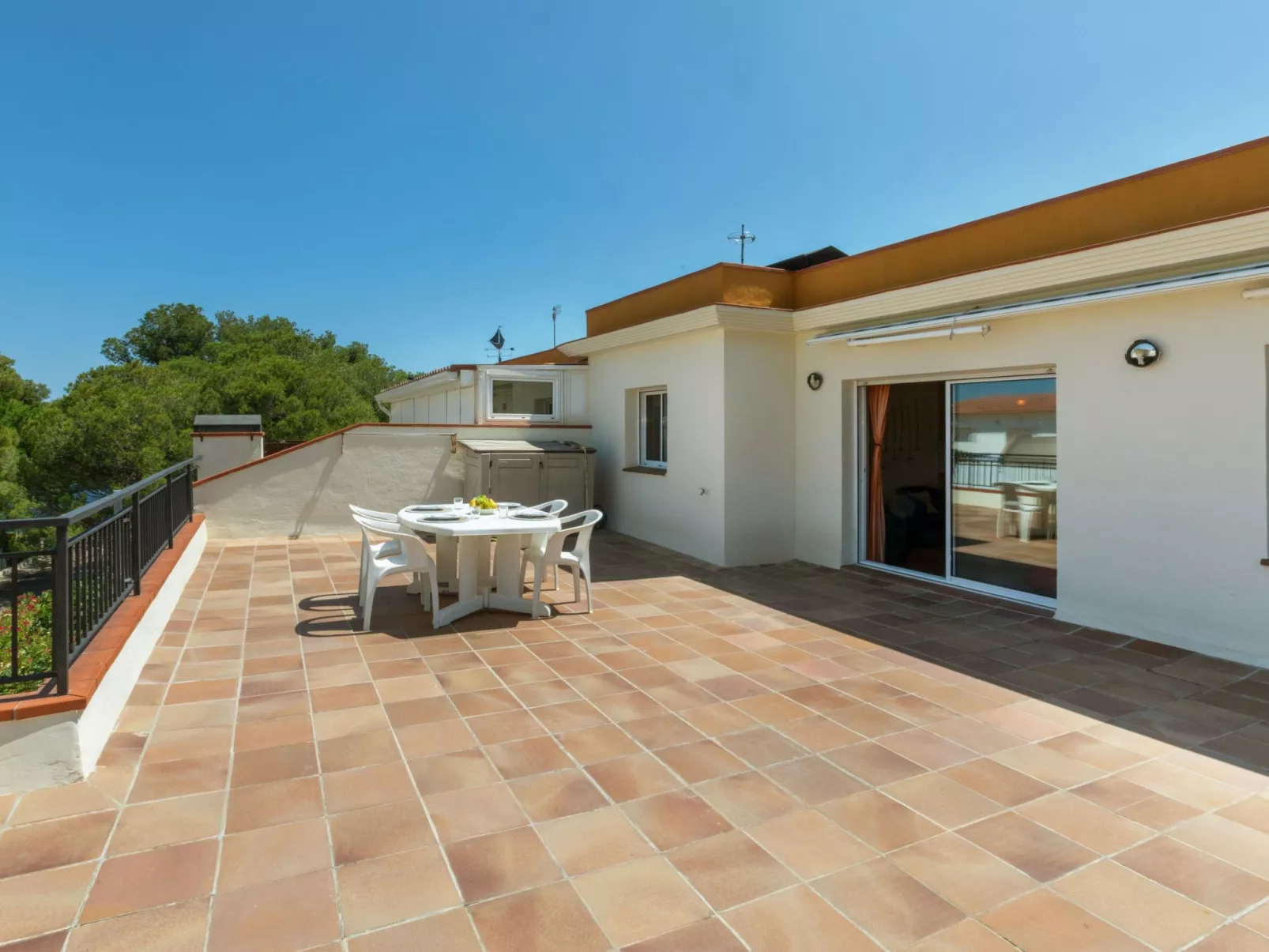 Barlovento-Outside