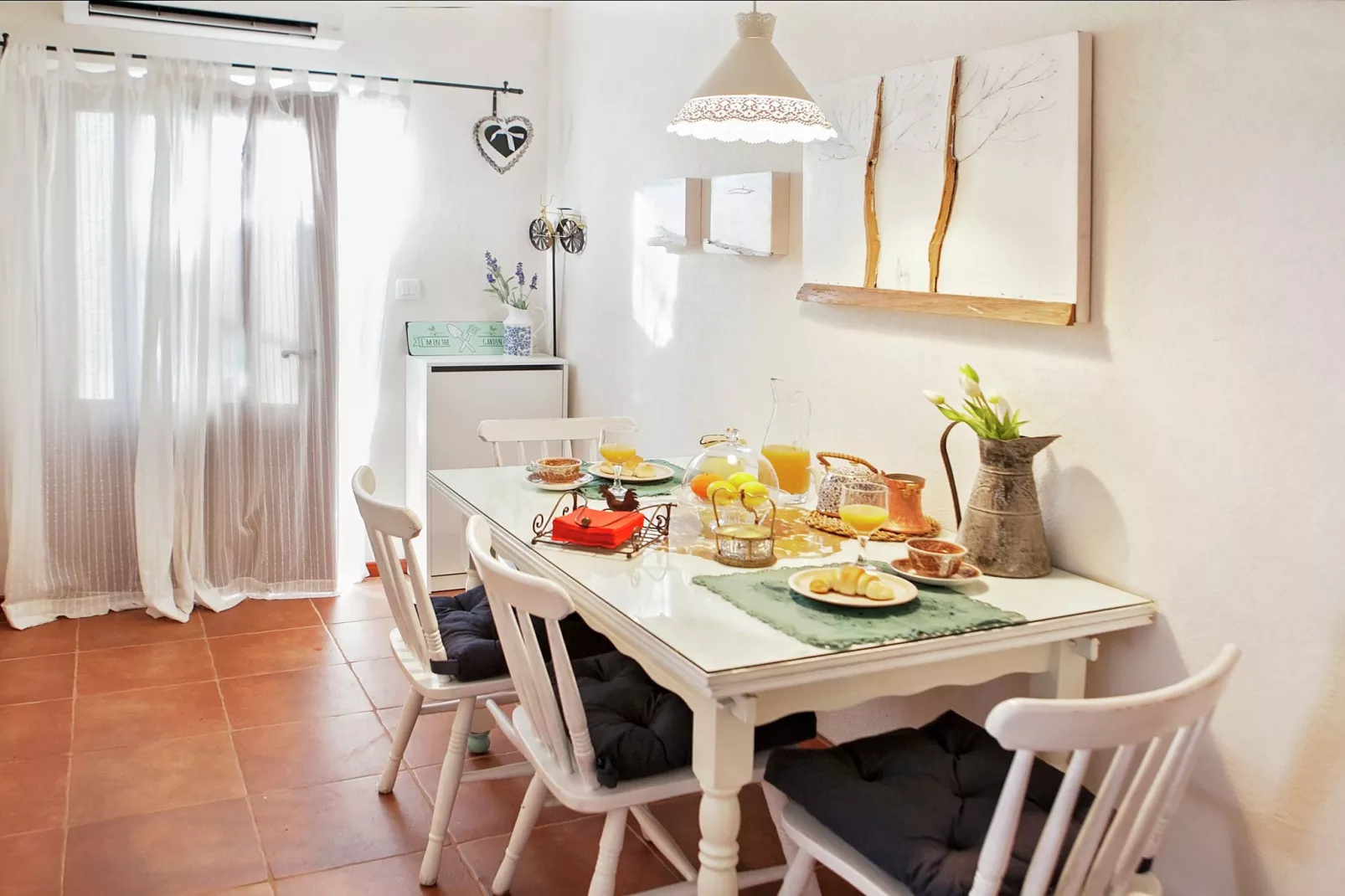 Delightful Apartment Brela-Dining room