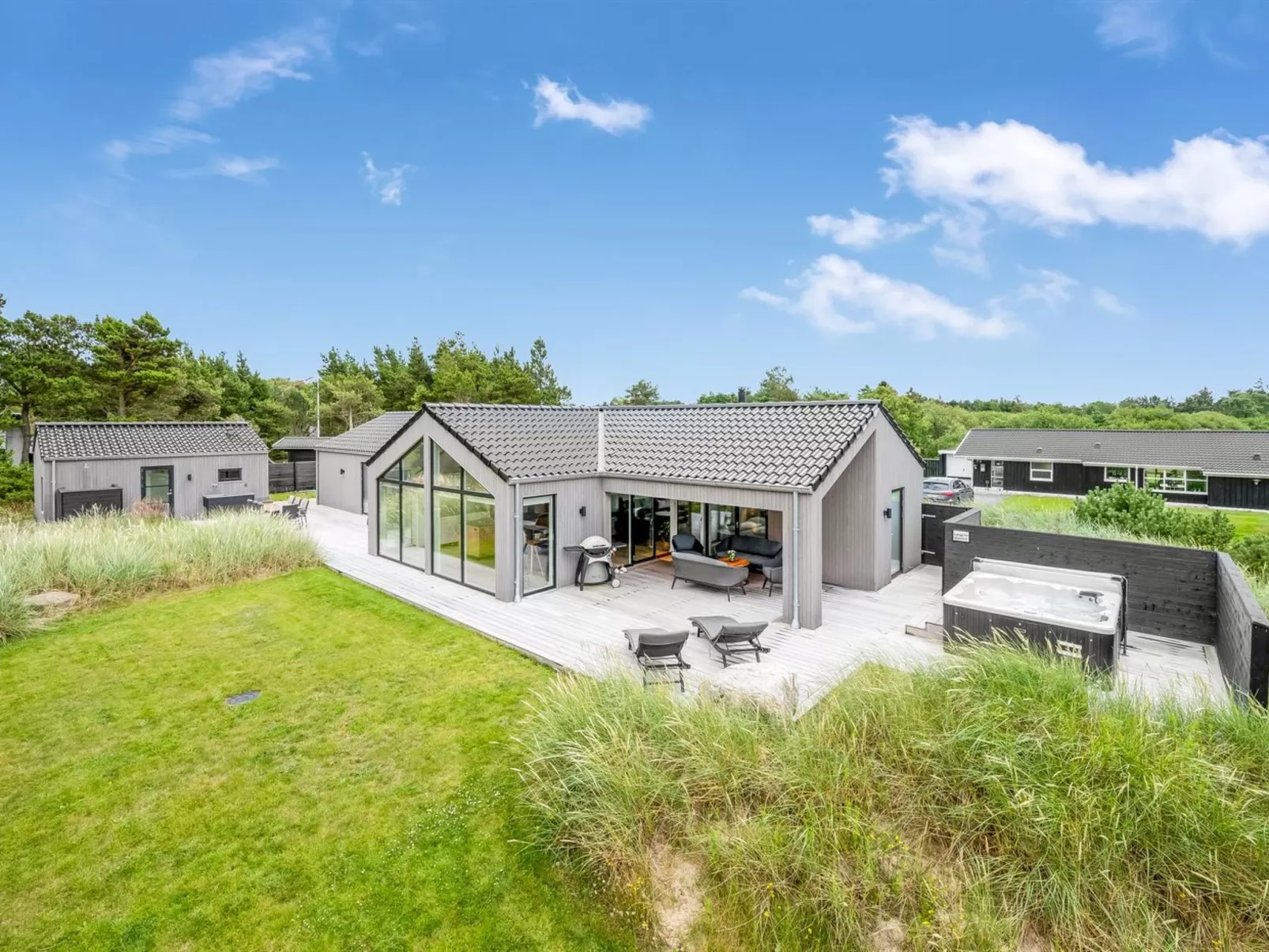 "Antonette" - 1.8km from the sea-Outside