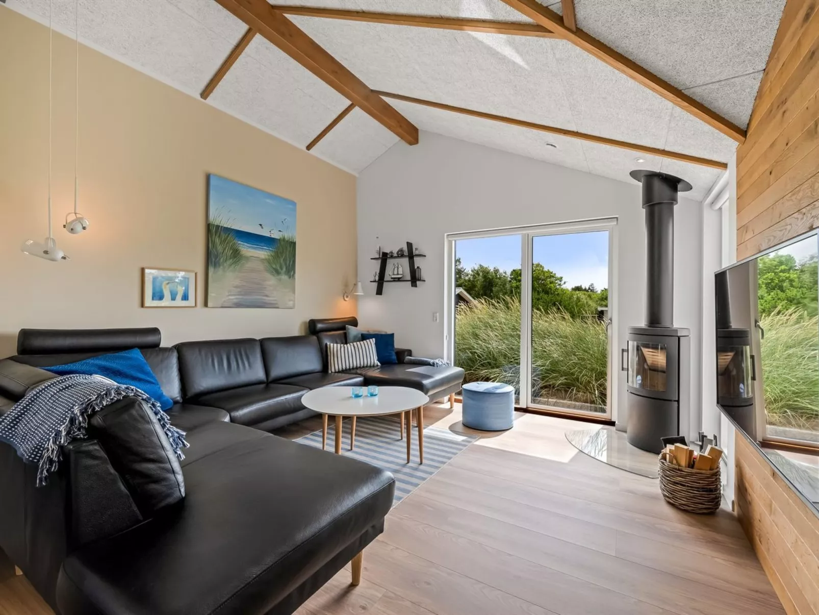 "Antonette" - 1.8km from the sea-Inside