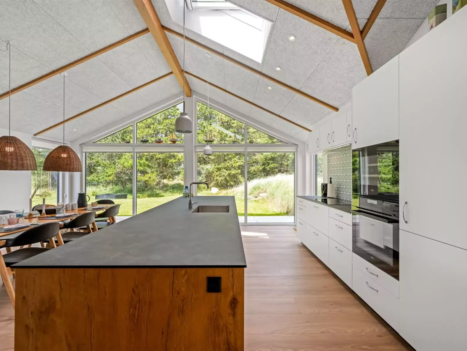 "Antonette" - 1.8km from the sea-Inside