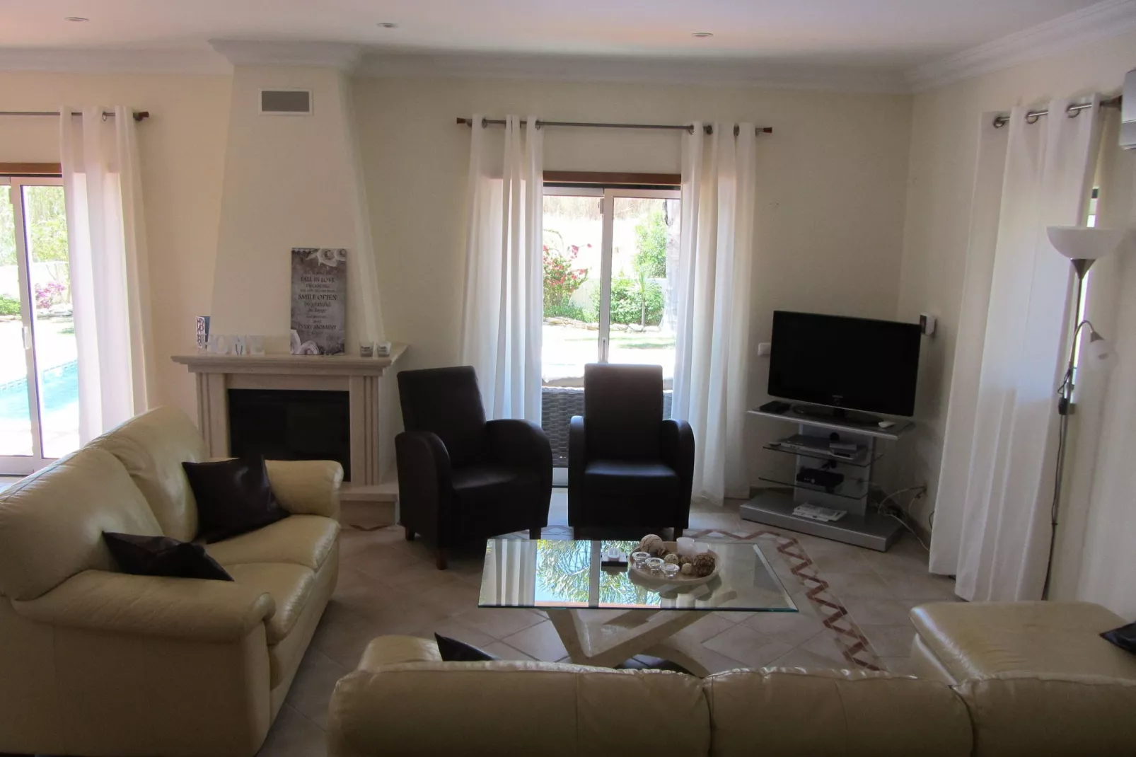Casa Avilar-Living room