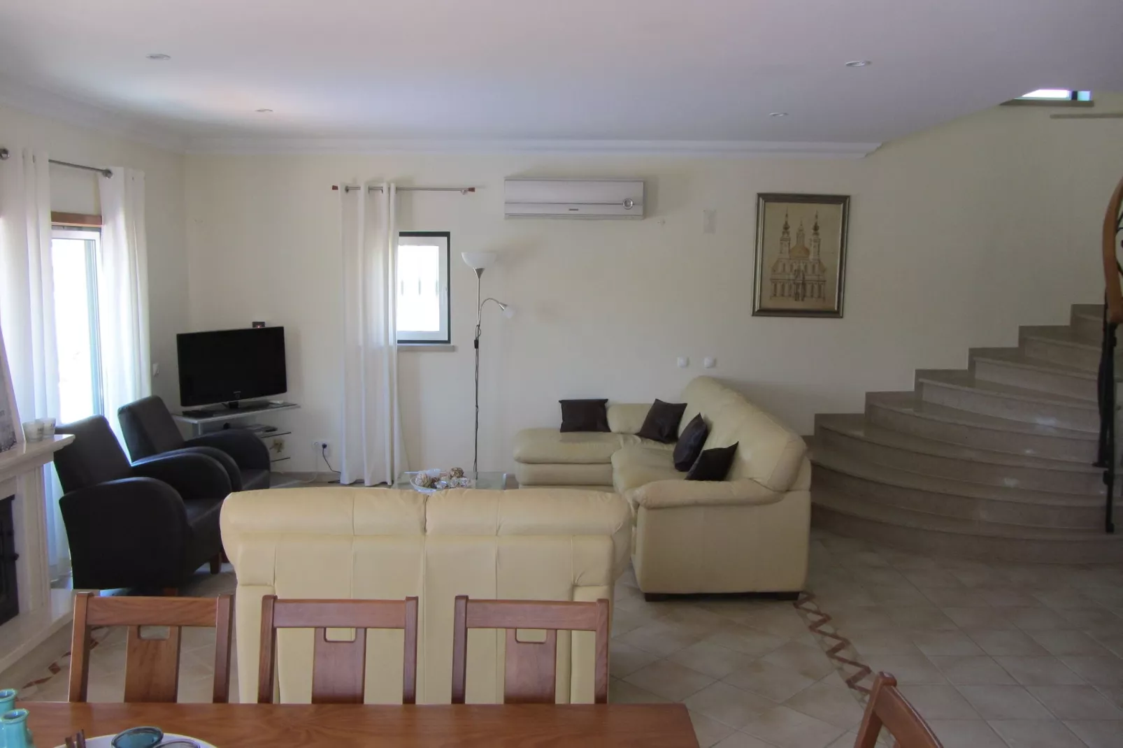 Casa Avilar-Living room