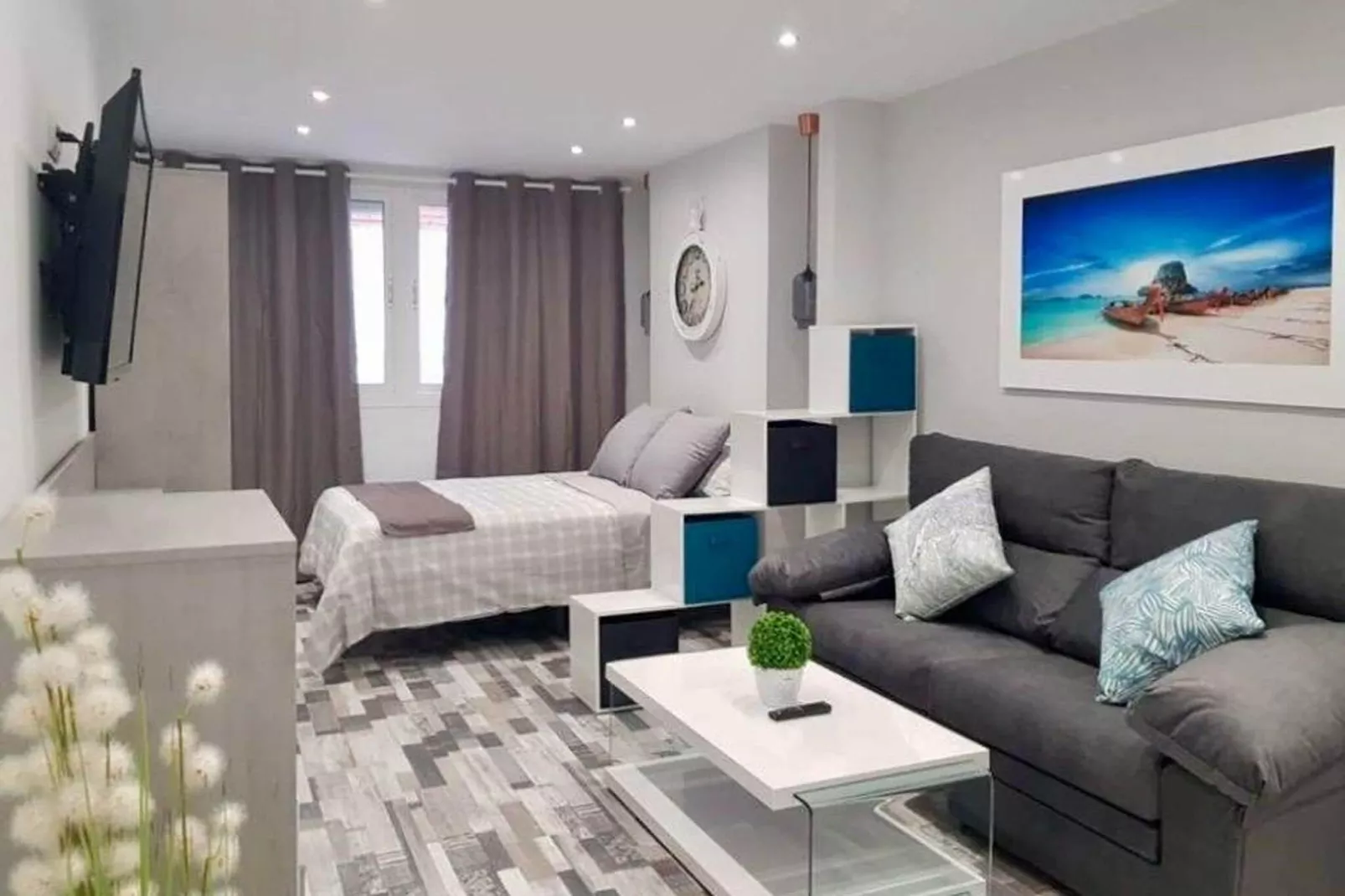 Carlota Alexandri-Living room
