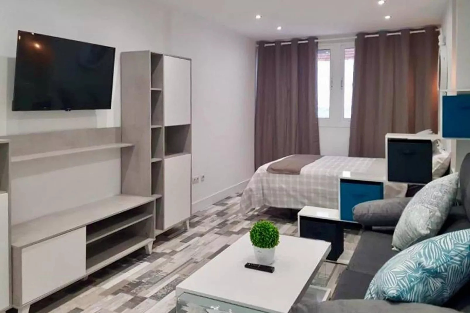 Carlota Alexandri-Living room