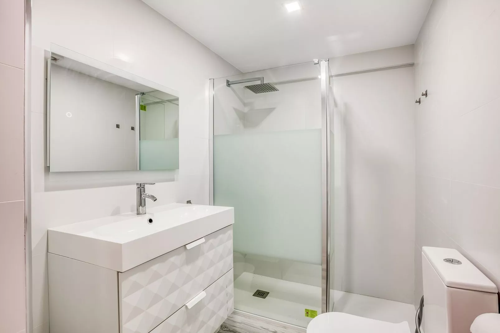 Carlota Alexandri-Bathroom