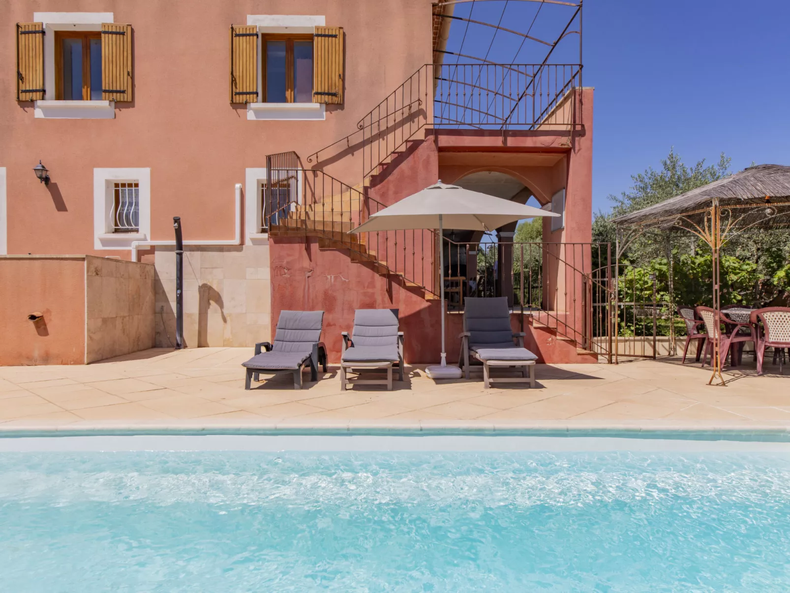 Villa Rose-Outside