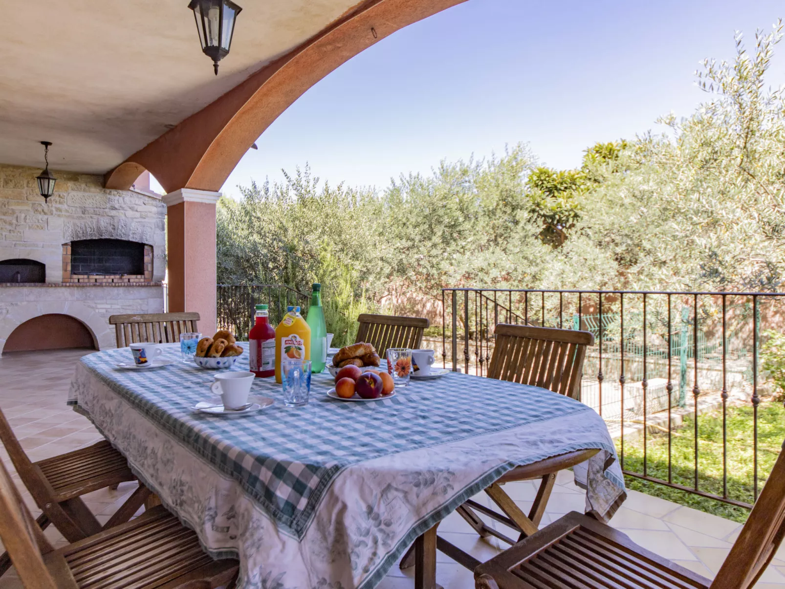 Villa Rose-Outside