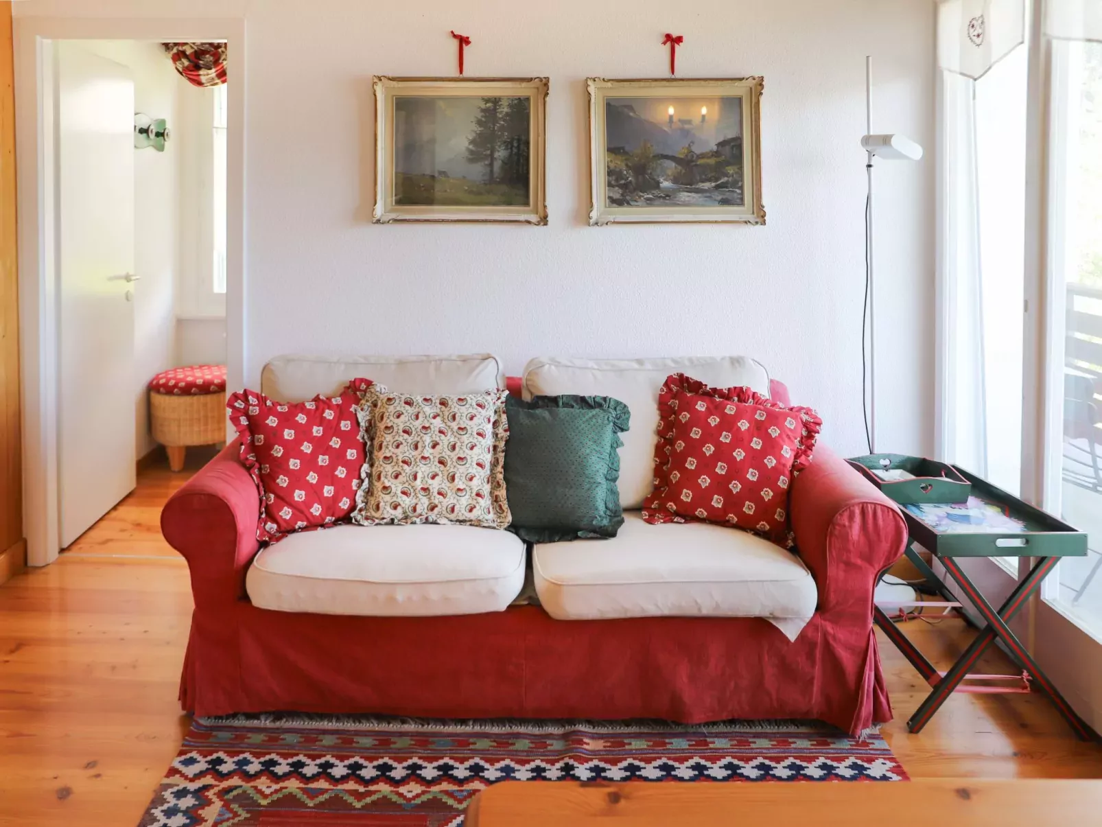 Europa Est 2 / APT 83-Inside