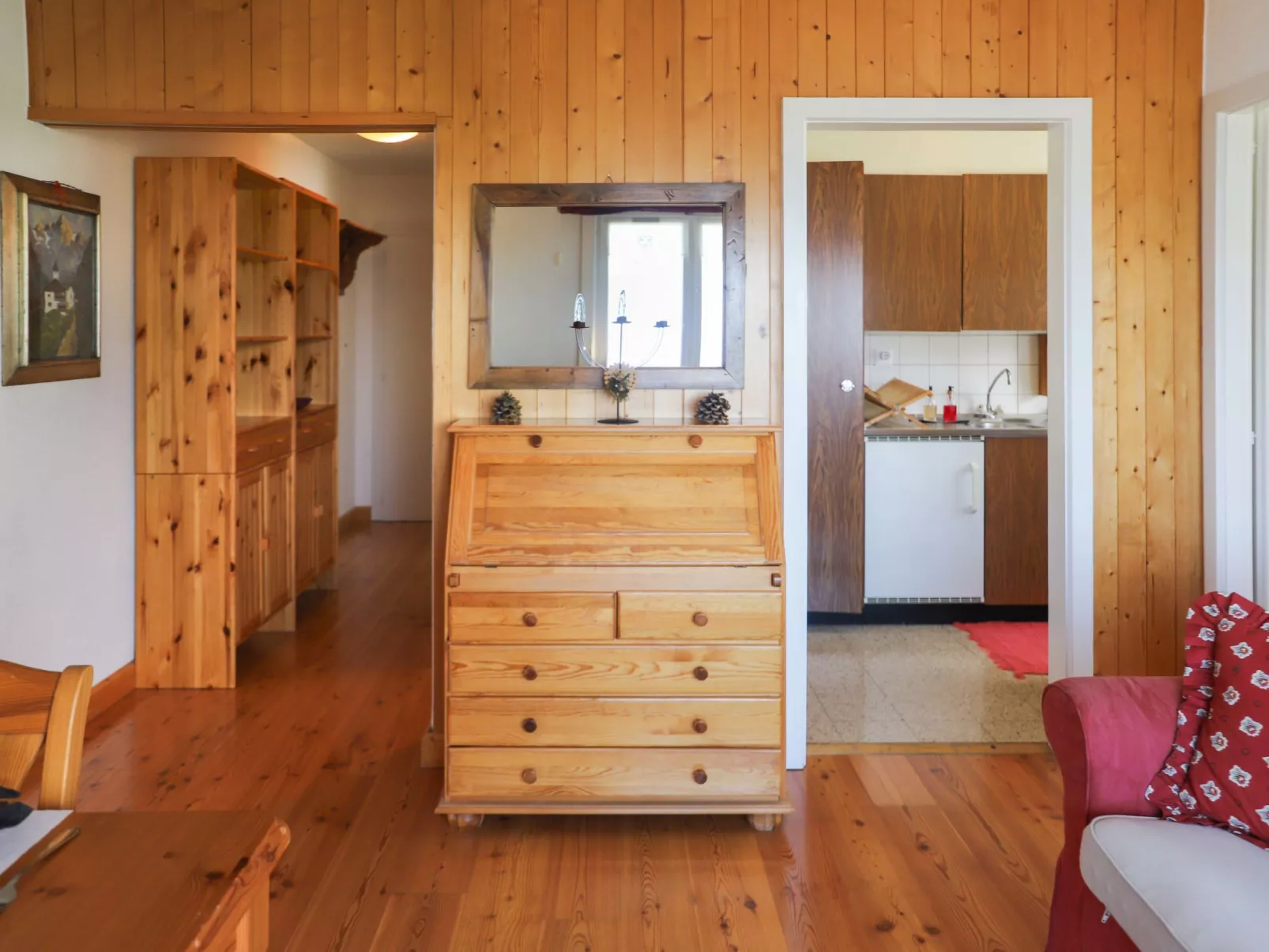Europa Est 2 / APT 83-Inside