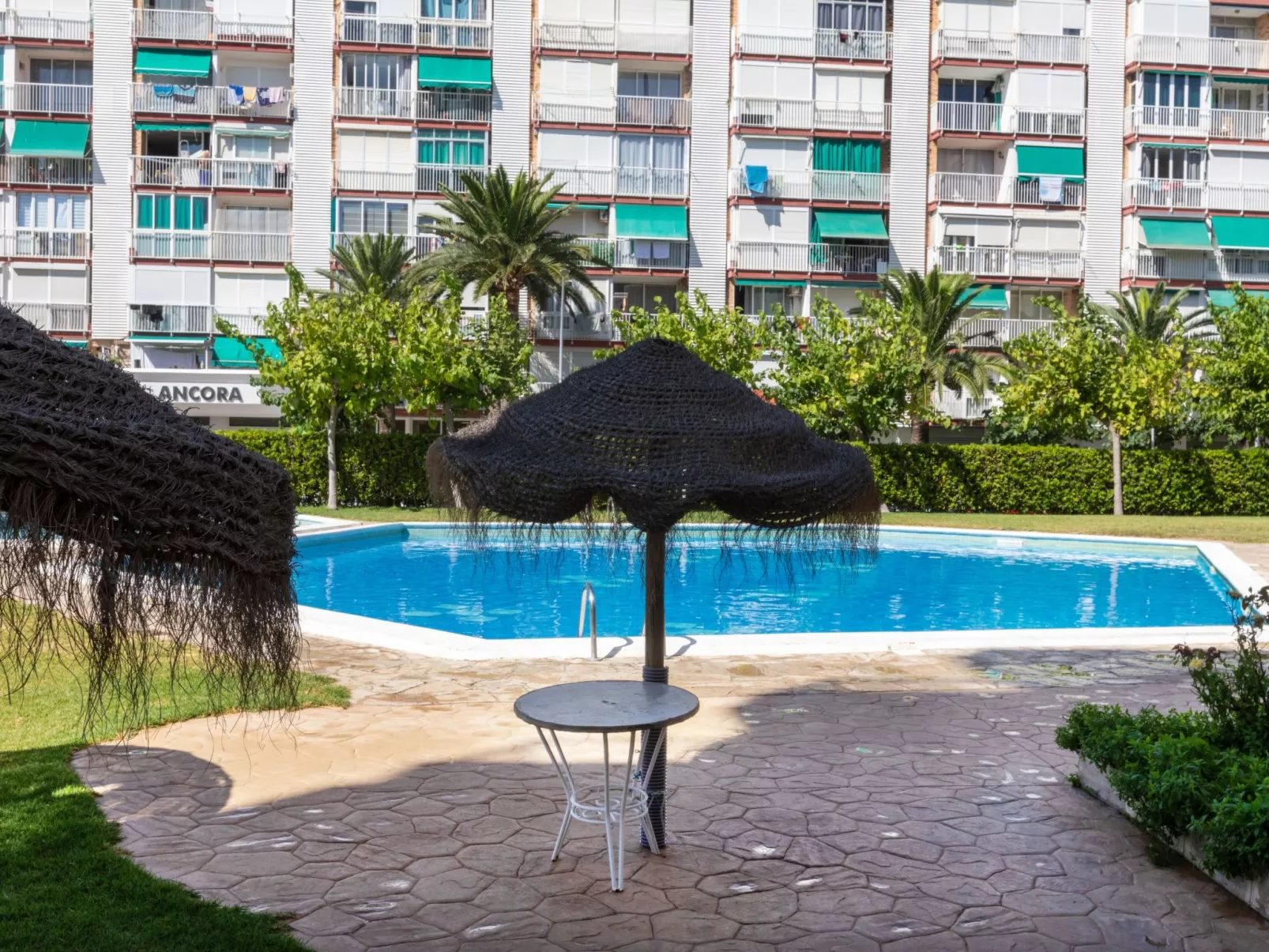 Beach La Pineda-Outside