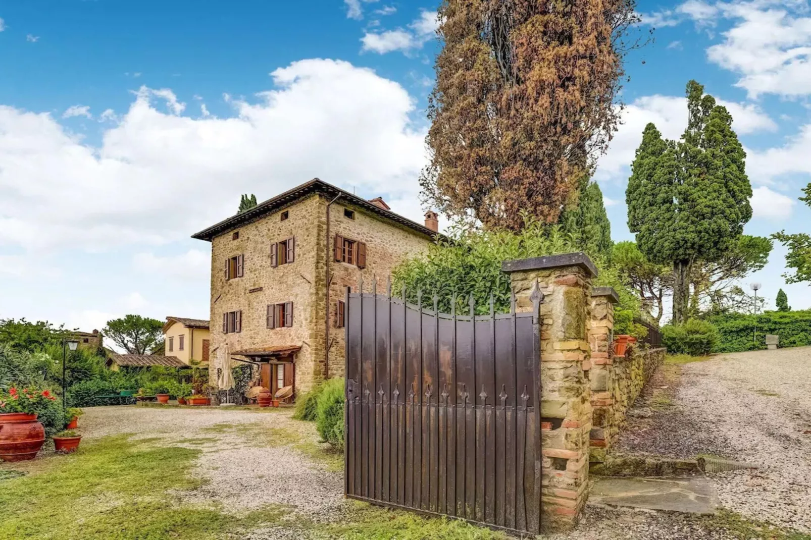 La Torre-Exterior in summer