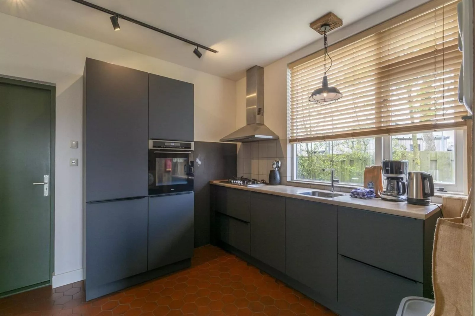 Villa Zuidwester-Kitchen