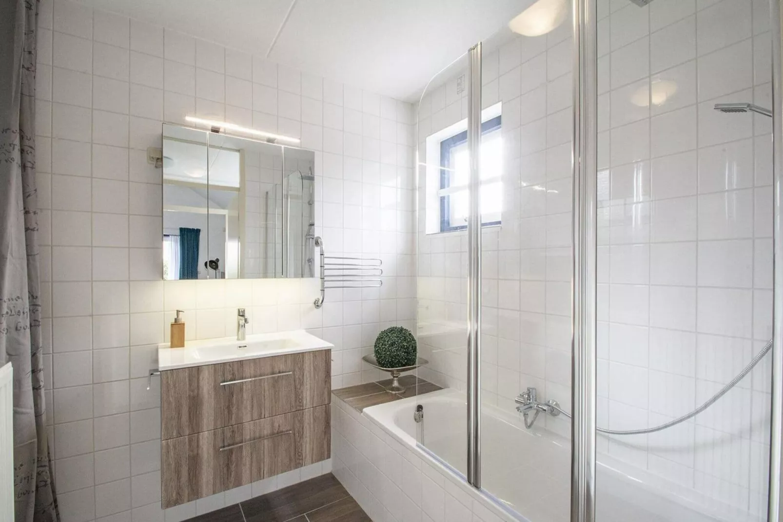 Ooghduyne 187-Bathroom