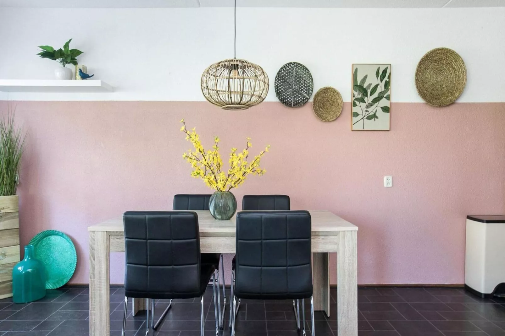 Résidence Juliana 56-Dining room