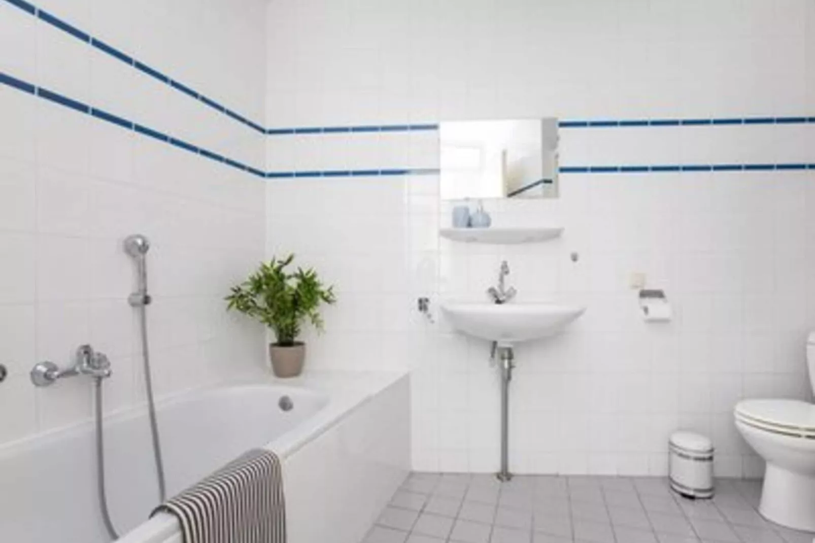 Résidence Juliana 56-Bathroom