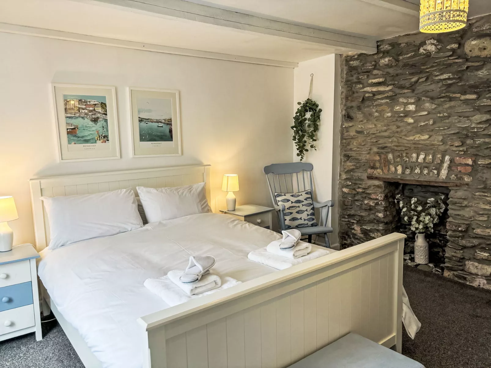 Frans Cottage-Inside