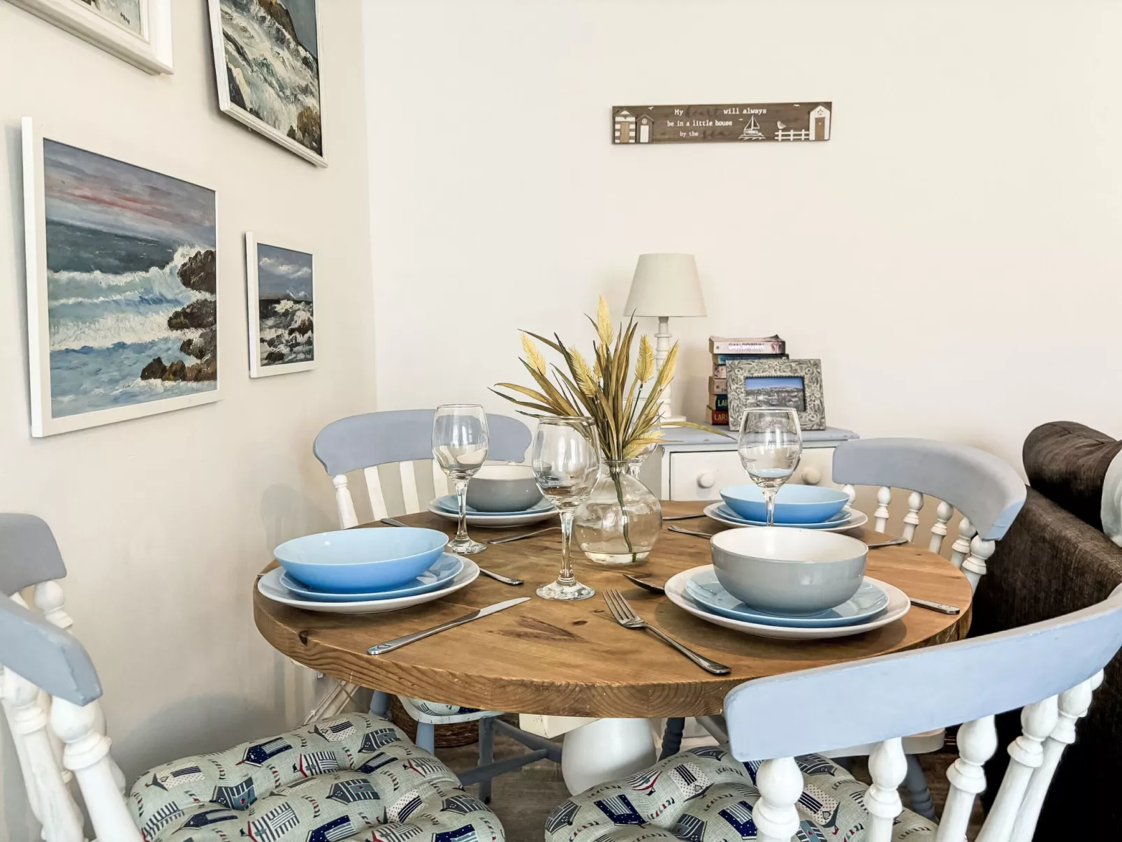 Frans Cottage-Inside