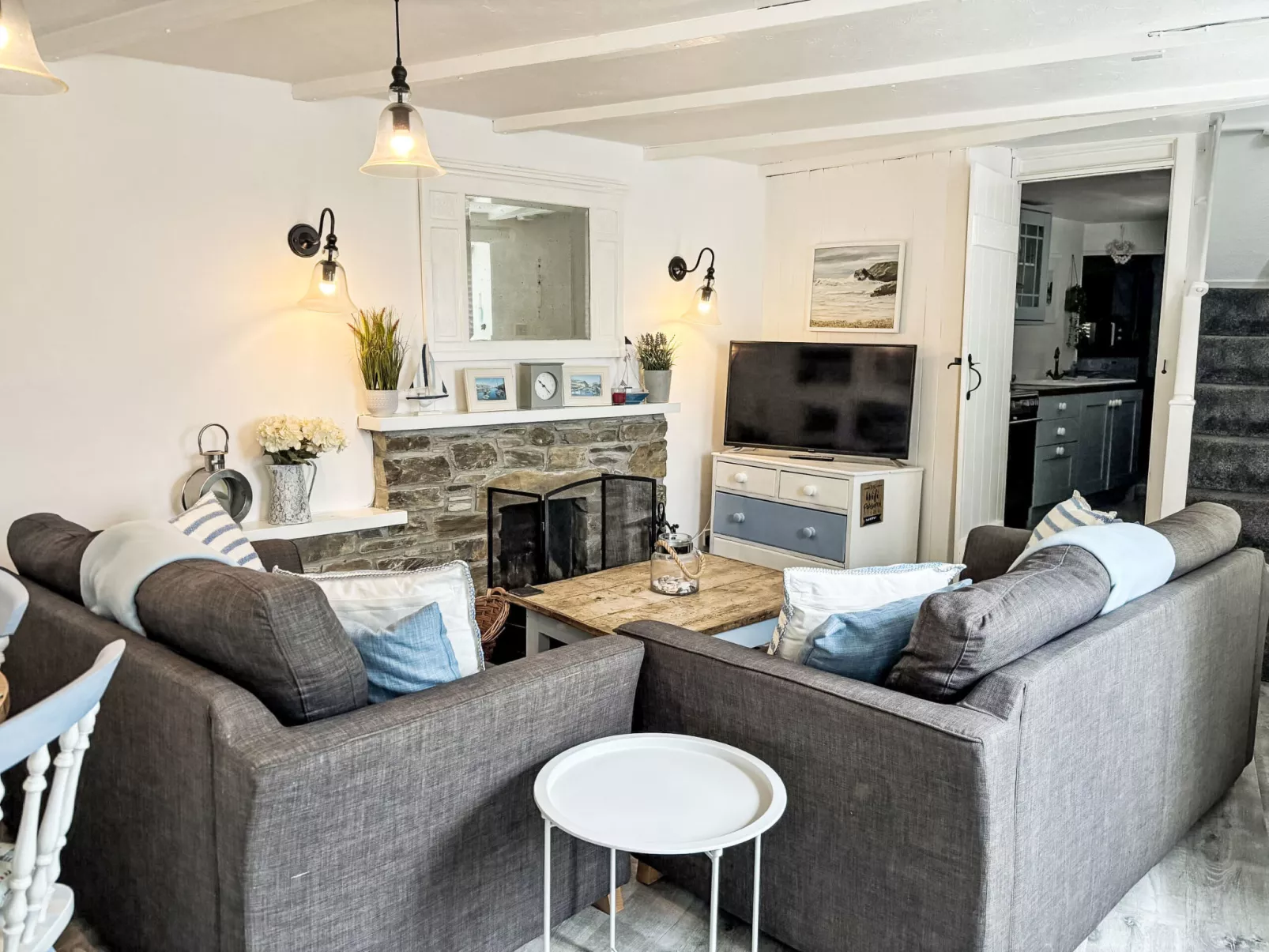 Frans Cottage-Inside