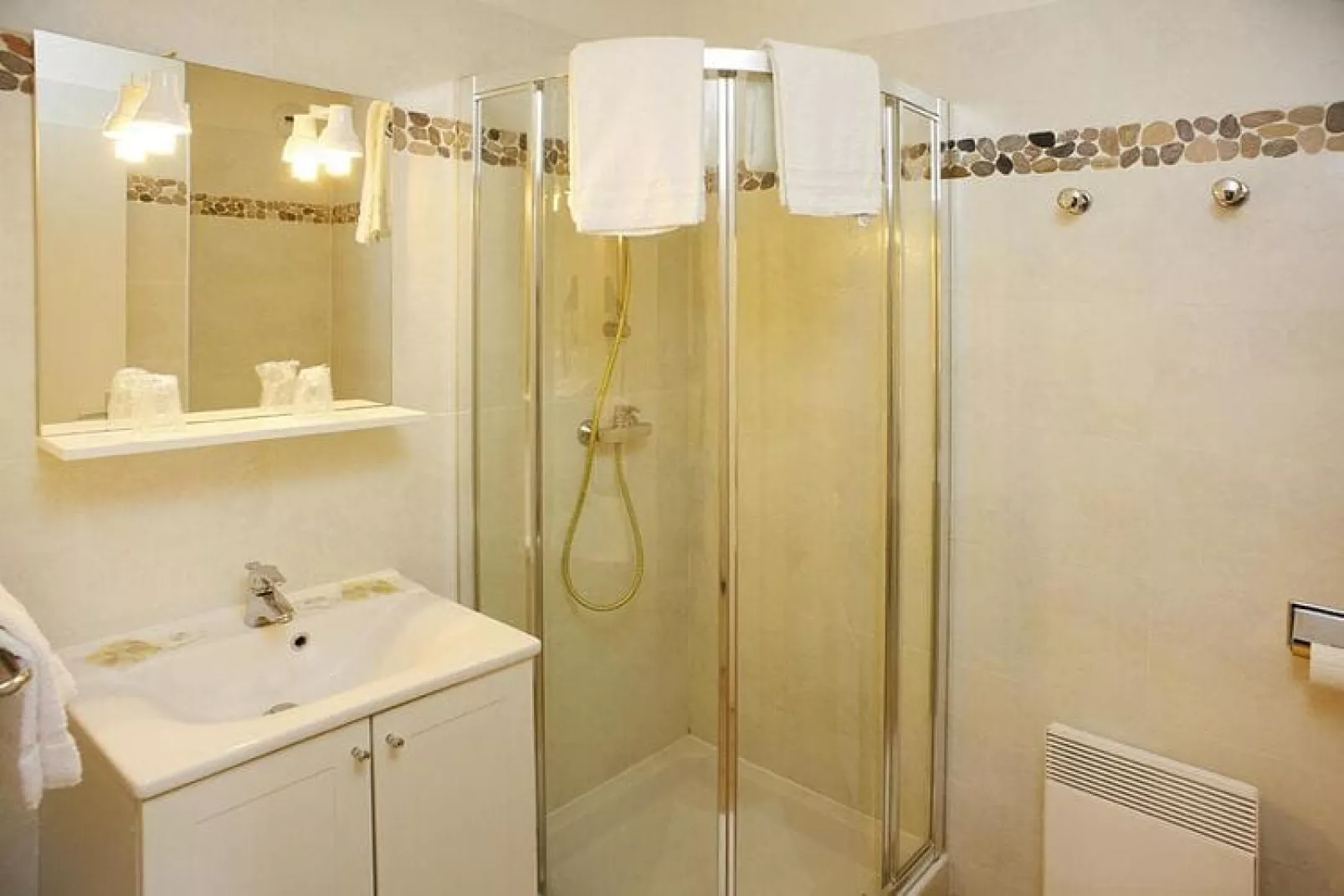 Apartments Motel Le Vieux Moulin Ile Rousse // 2pc4 -Apt 4 pers rez-de-chaussée-Bathroom