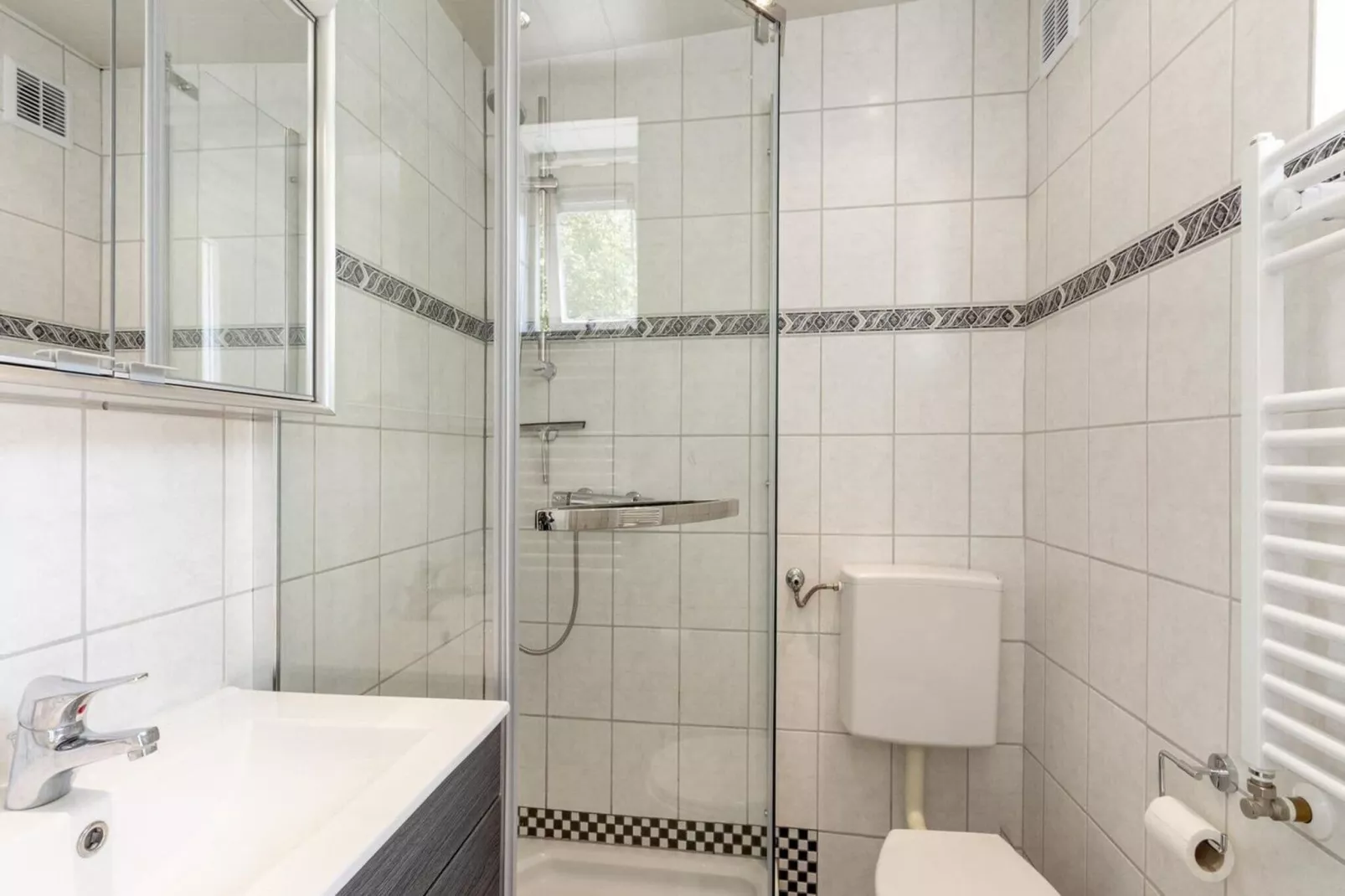 Duinland 190-Bathroom