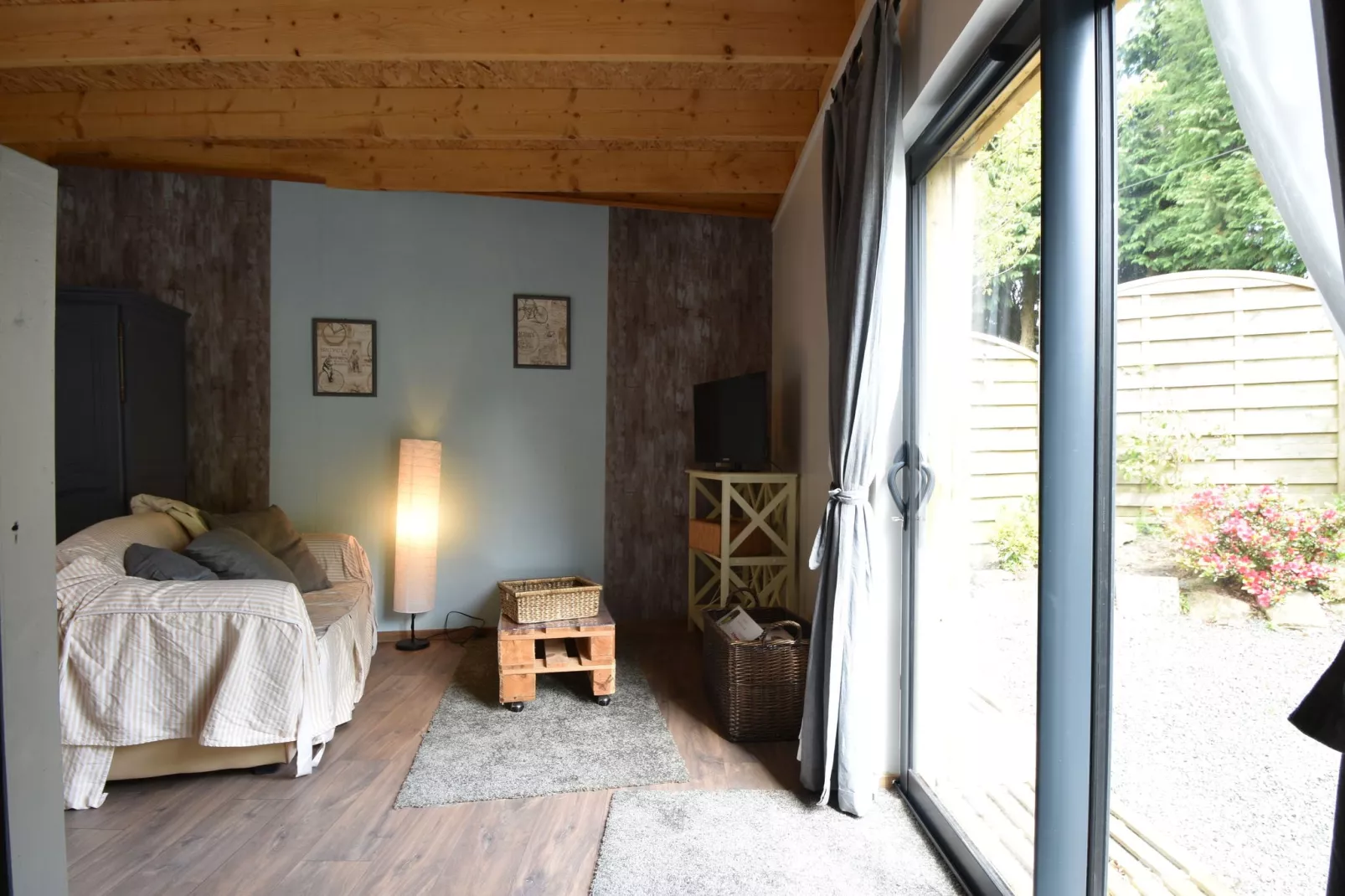 Maison Typique Bretonne-Living room
