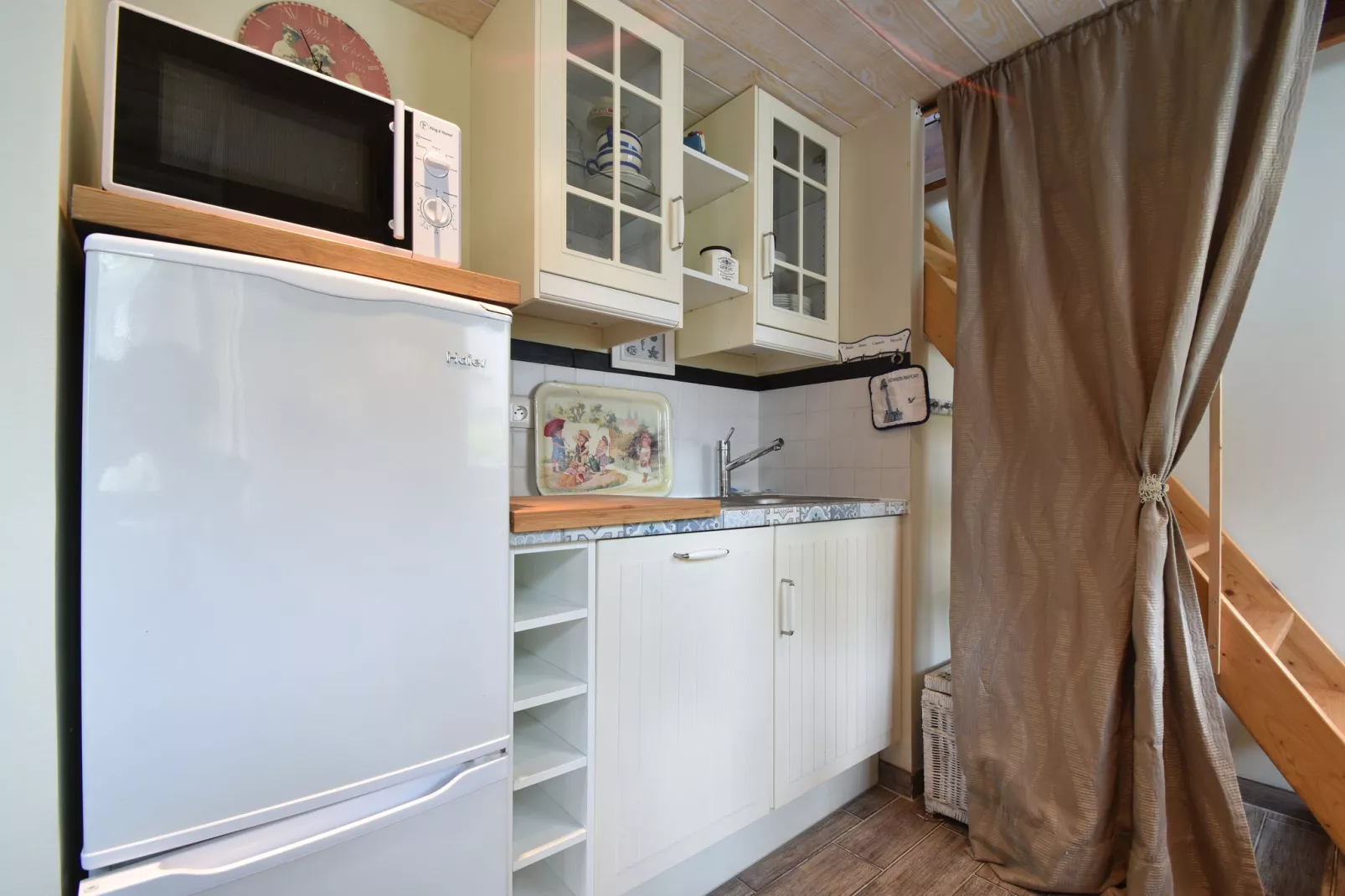 Maison Typique Bretonne-Kitchen