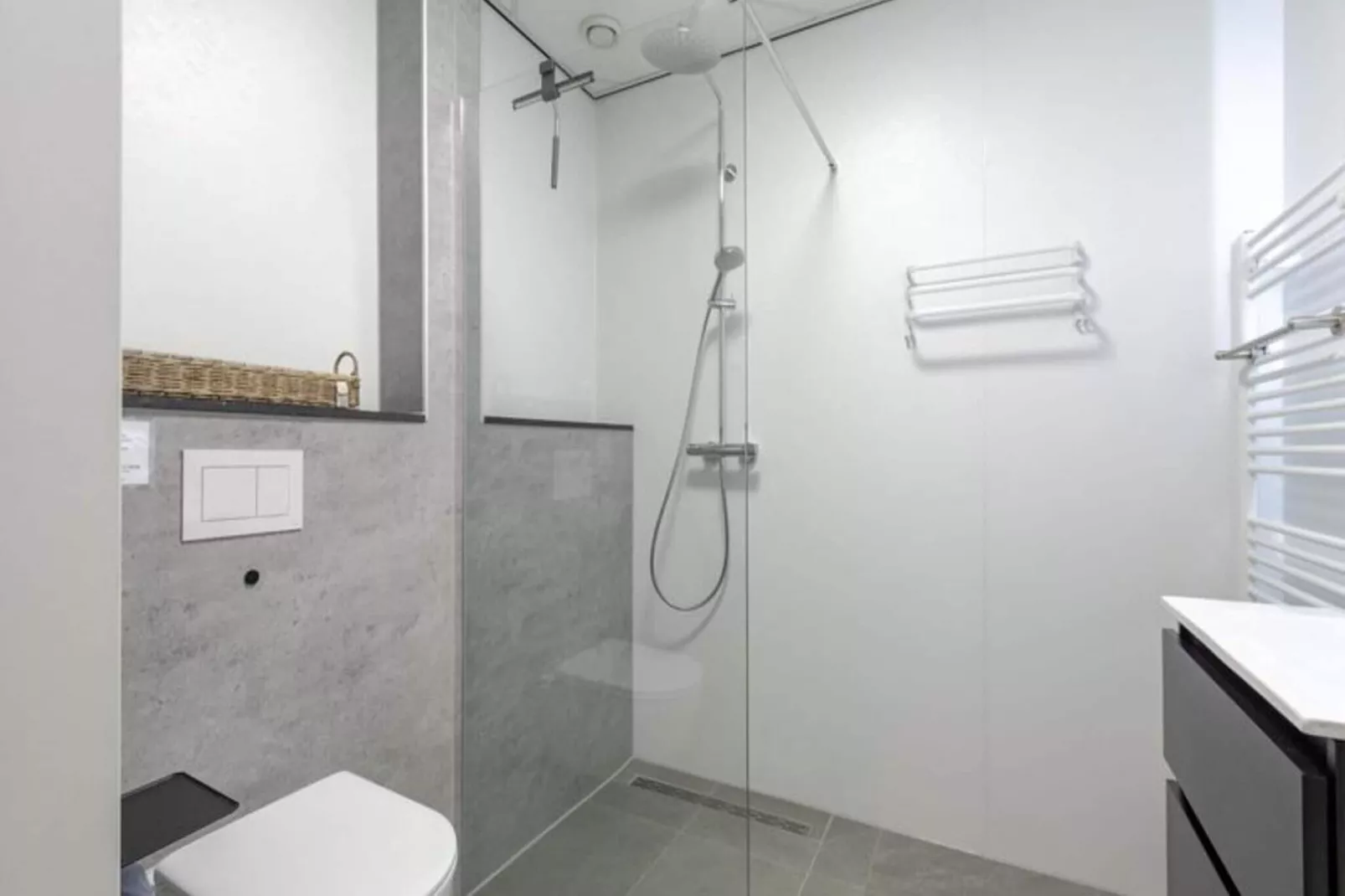 Strandslag 103-Bathroom