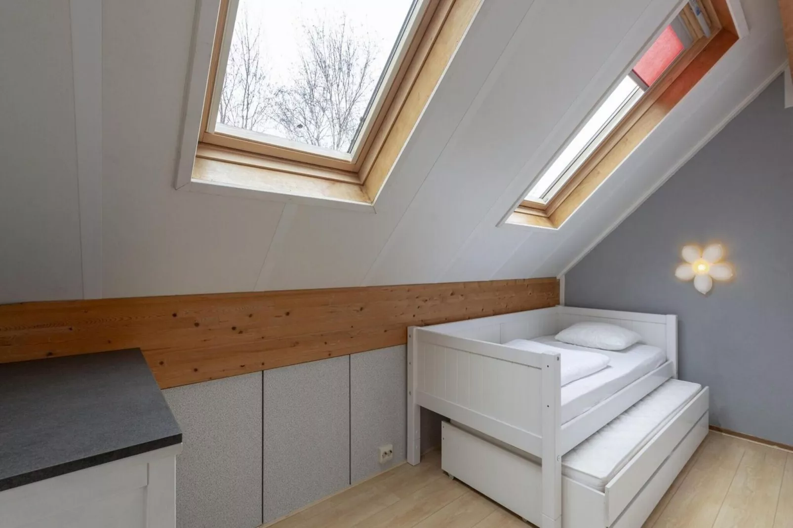 Ooghduyne 75-Bedroom