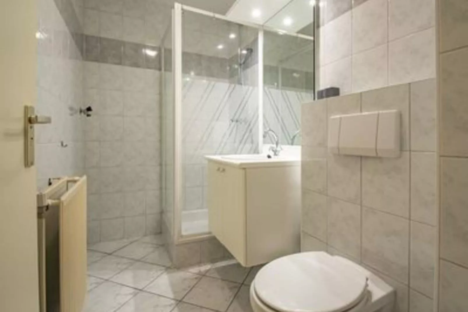 Strandslag 189-Bathroom