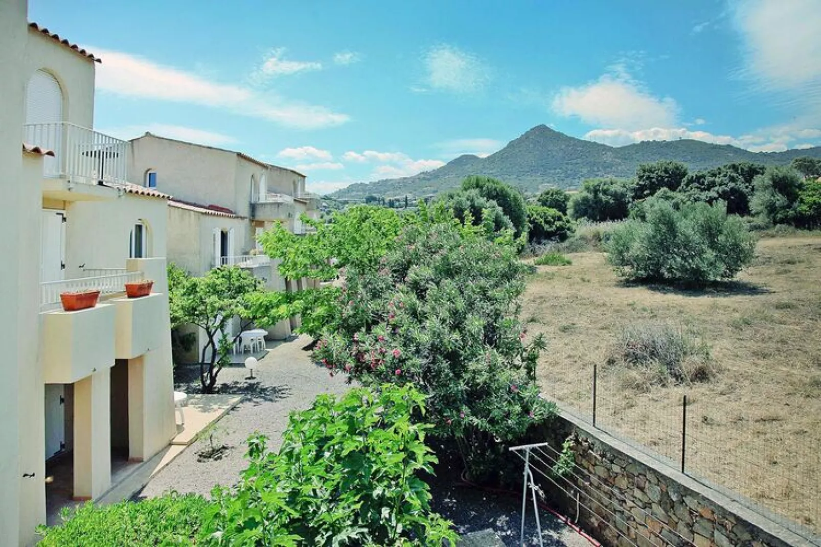 Apartments Motel Le Vieux Moulin Ile Rousse // Studio 2 pers-View summer