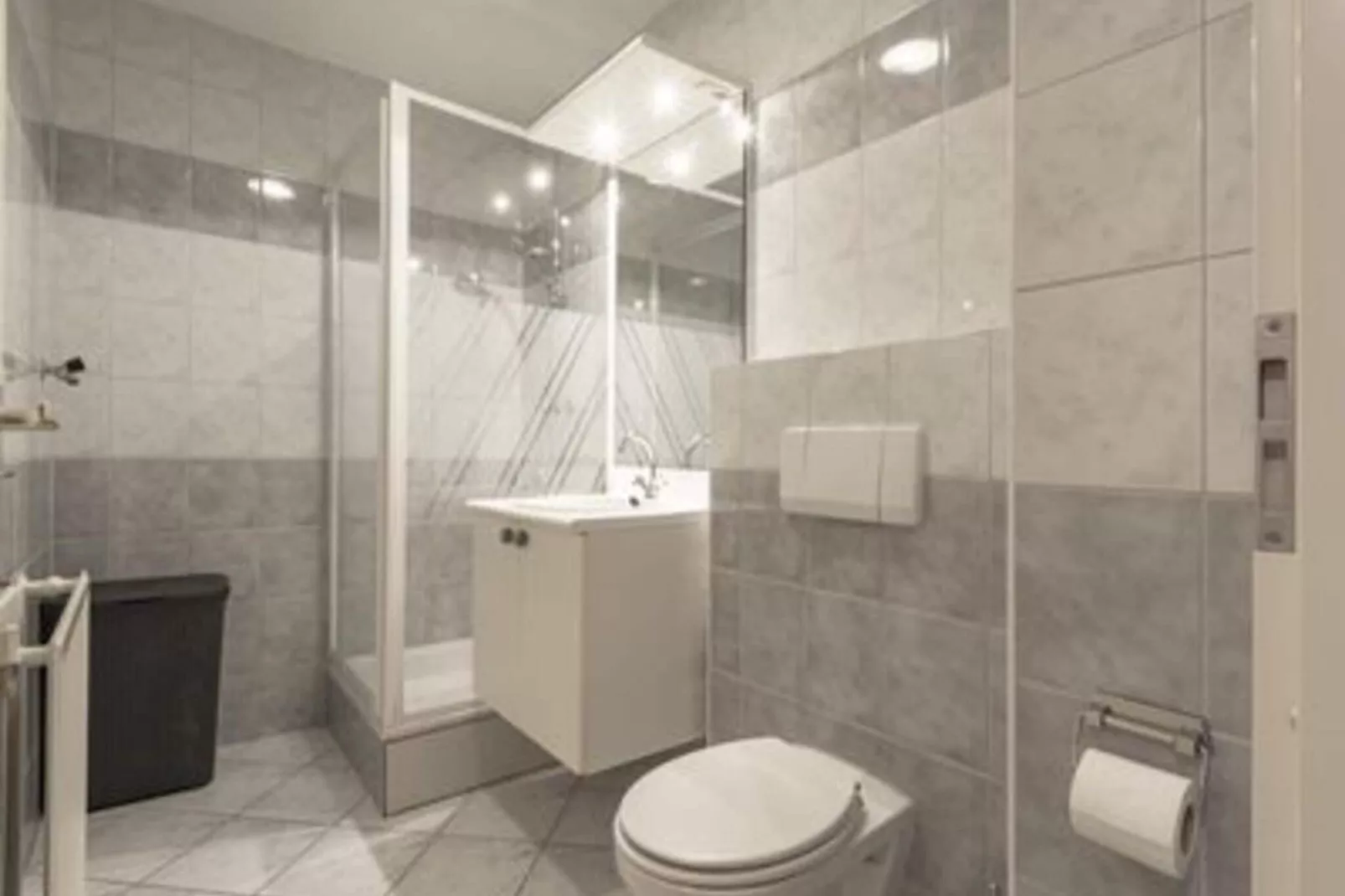 Strandslag 193-Bathroom
