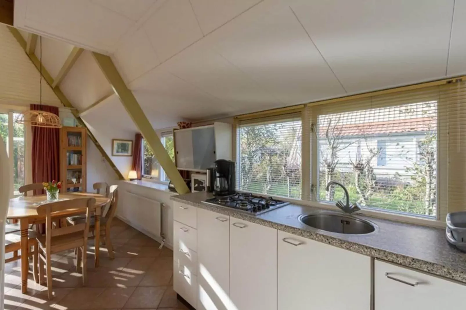 Sandepark 93-Kitchen