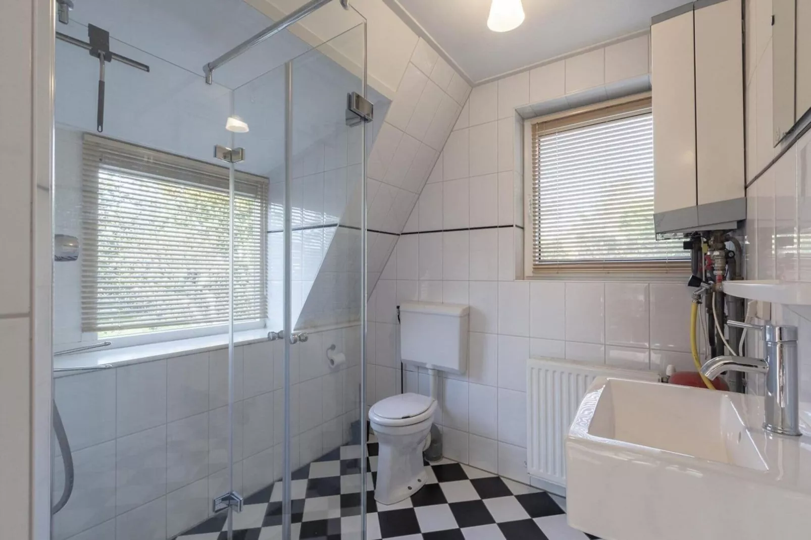Sandepark 93-Bathroom