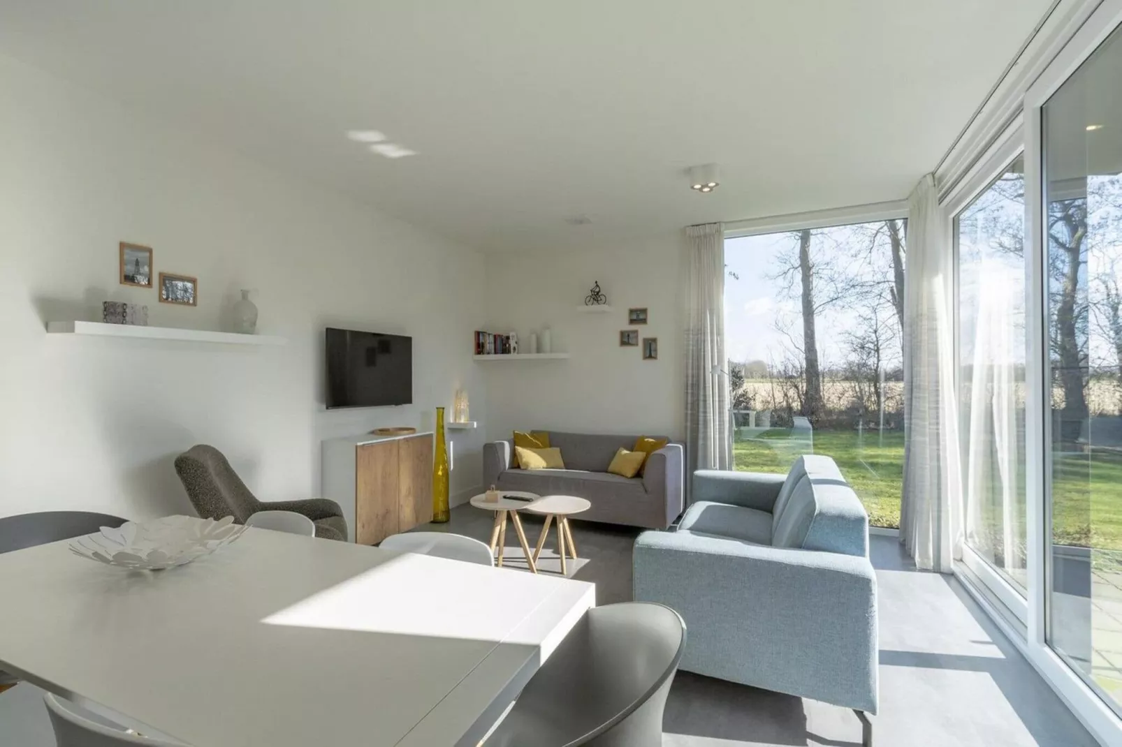 Strandhuis Uitwaayer-Salon