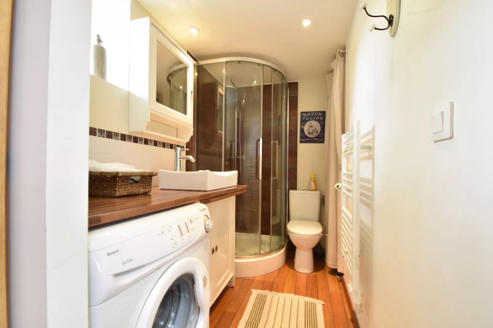 Maison Typique Bretonne-Bathroom