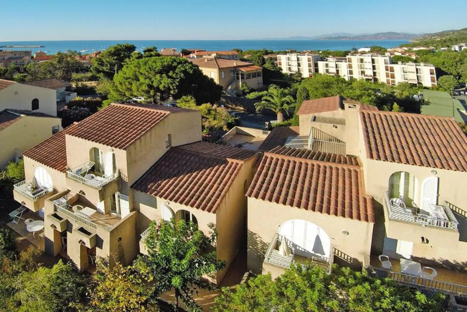 Apartments Motel Le Vieux Moulin Ile Rousse // Studio 2 pers-Exterior summer