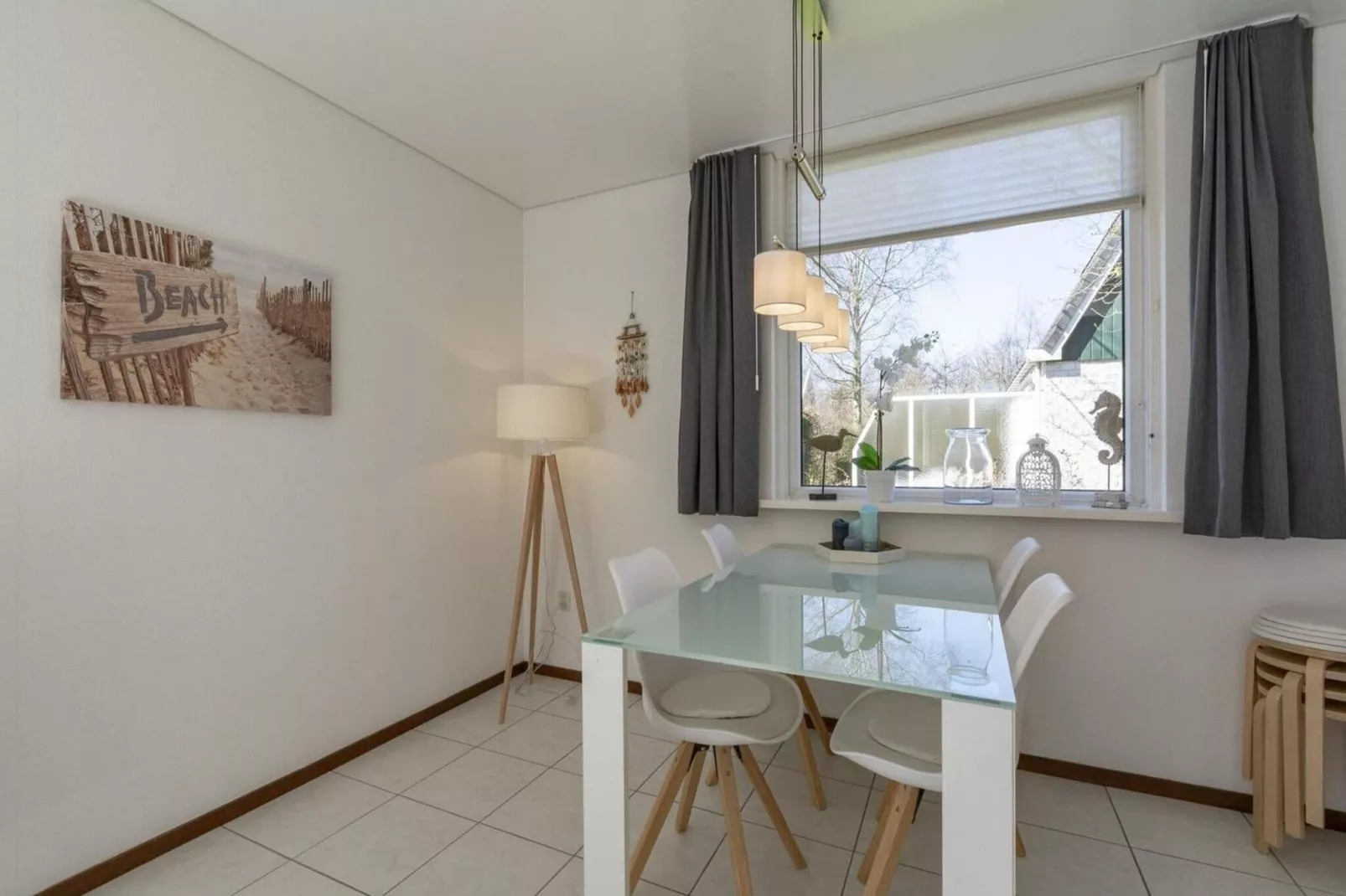 Campanula 52-Dining room
